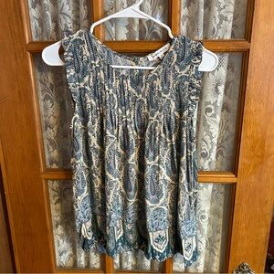 NWOT Rose & Olive Sleeveless Paisley Blouse Blue and Cream Small
